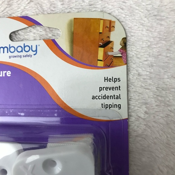 ✨✨5/$10✨✨Dreambaby 2 Furniture Straps Helps Secure Furniture To Wall Prevents - Picture 9 of 11